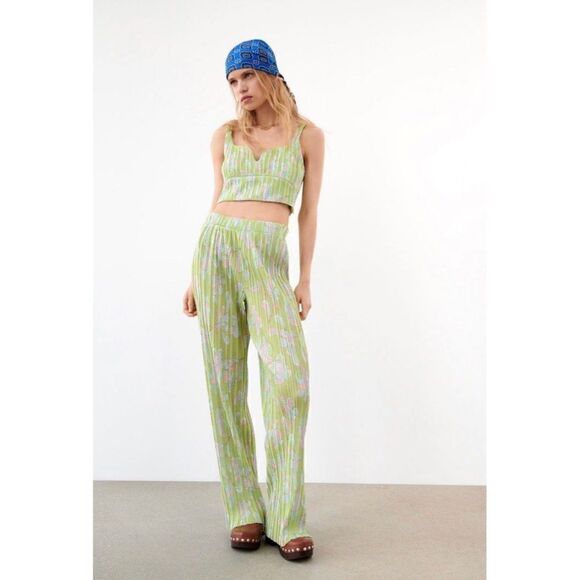 NWOT Zara Green Floral Printed Pleated Crop Top, Size Small - Picture 10 of 16